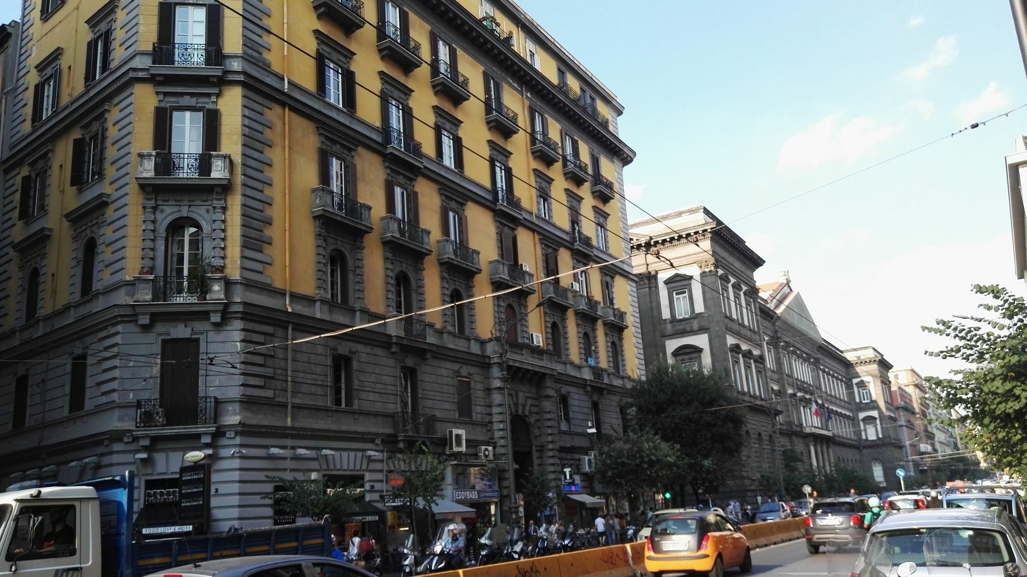 Be Italian Flat Bovio Hotel Napoli Bagian luar foto